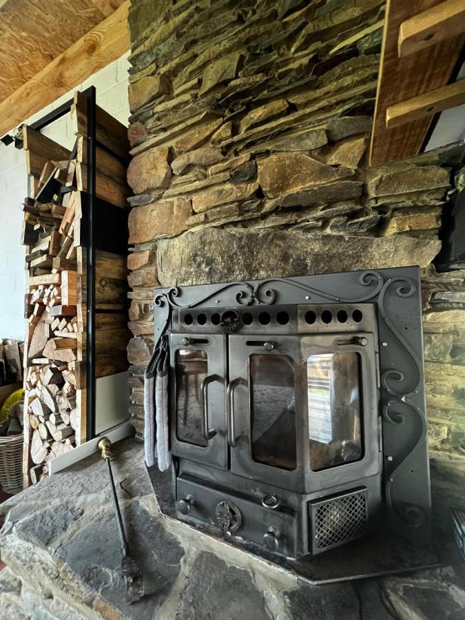 La Cabane D'Helie - Cottage En Pleine Foret - Domaine Du Bonsoy Hastiere-par-dela Εξωτερικό φωτογραφία
